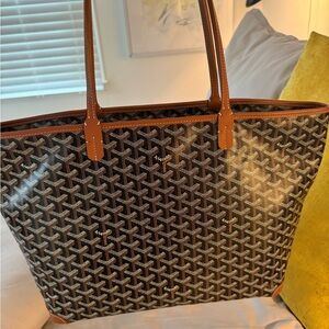 Like new Goyard Artois MM